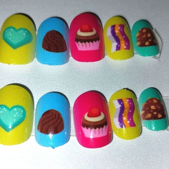 Kids sweet treats custom 10pc press on nails for girls and teens - Picture 3 of 4